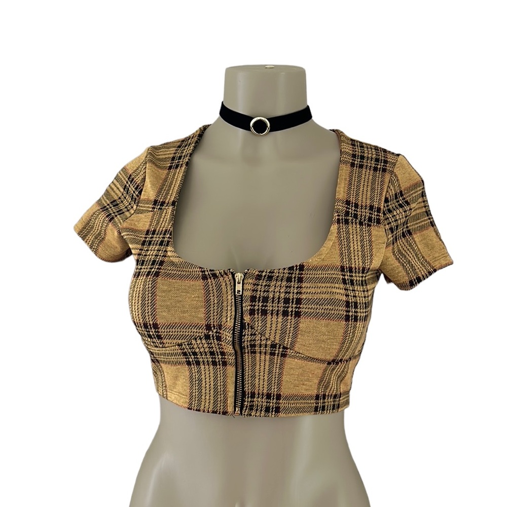 ❗️SALE❗️ 3x$25 Zip up plaid crop top